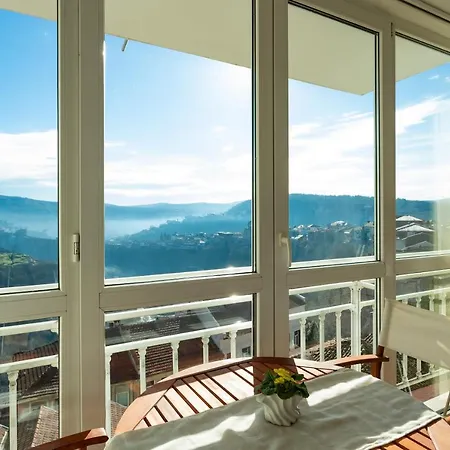 Tsarevets Panoramic Apartment *