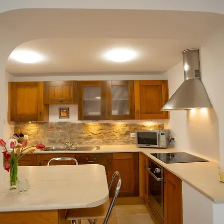 Tsarevets Panoramic Apartamento *