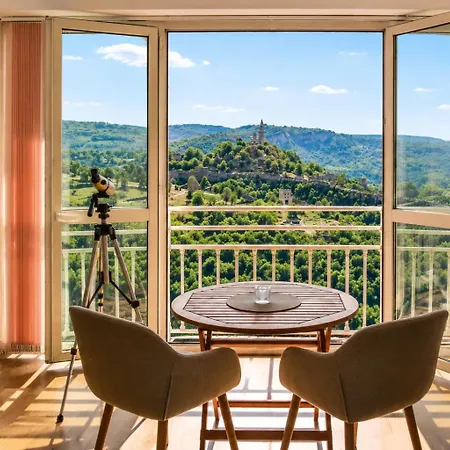 Tsarevets Panoramic Apartamento *